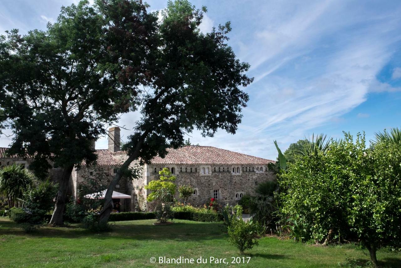 Logis De La Robliniere Bed and Breakfast Landevieille Eksteriør billede